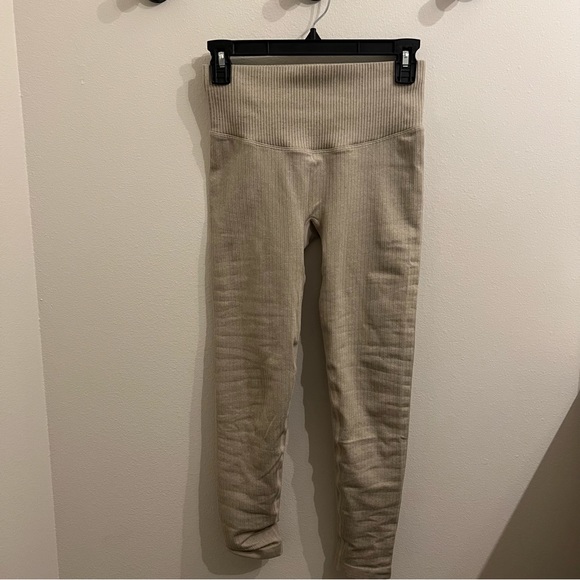 Beige Ribbed Workout Set - Picture 7 of 7